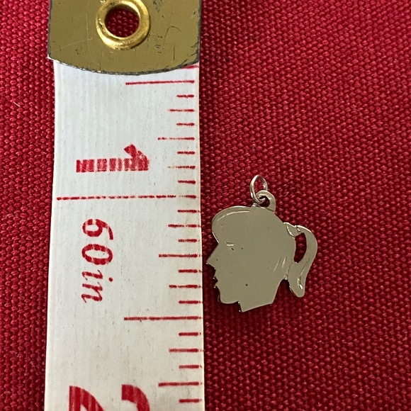 VTG I Paye & Baker I Sterling Silver I Girl Silhouette Profile Small Flat Charm - Picture 7 of 15